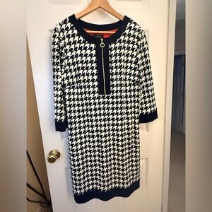 T Tahari Black and White Houndstooth Long Sleeve Dress